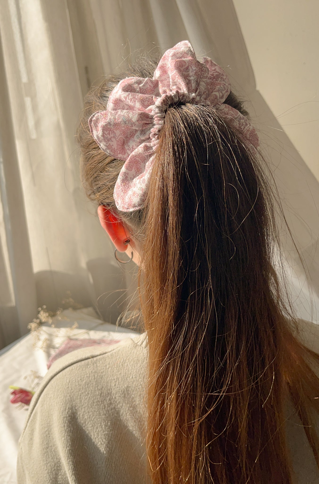 "Orchidea" Flower Scrunchie