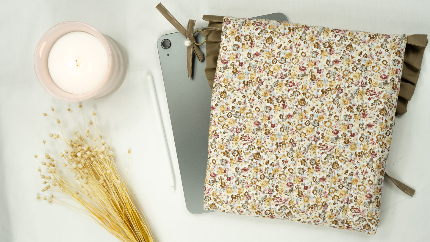 "Ochre Garden" 11" Tablet Sleeve